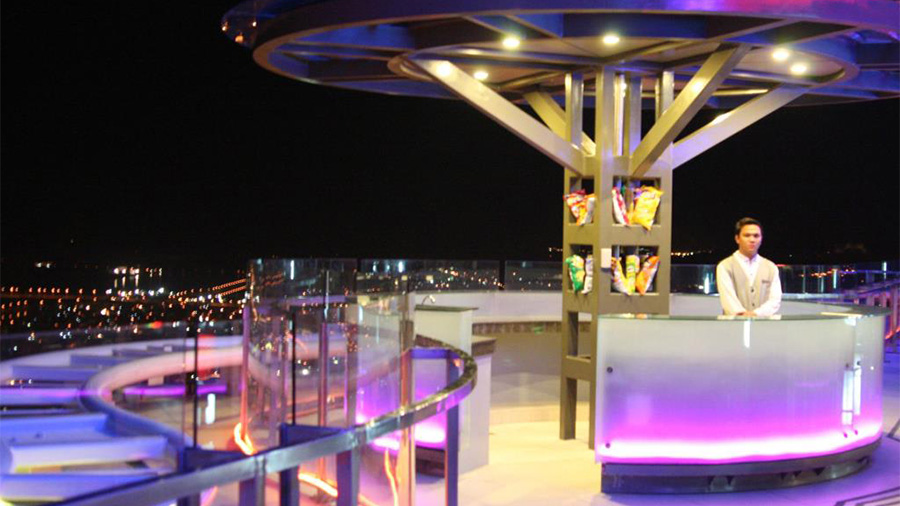 Crown Regency Hotel & Towers- Cebu- Bar Lounge view