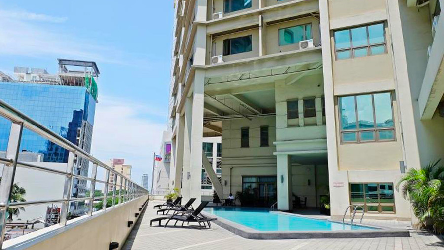 Mandarin Plaza Hotel- Cebu- Building