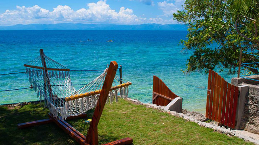 Quo-Vadis-Dive-Resort-Beach-in-Cebu