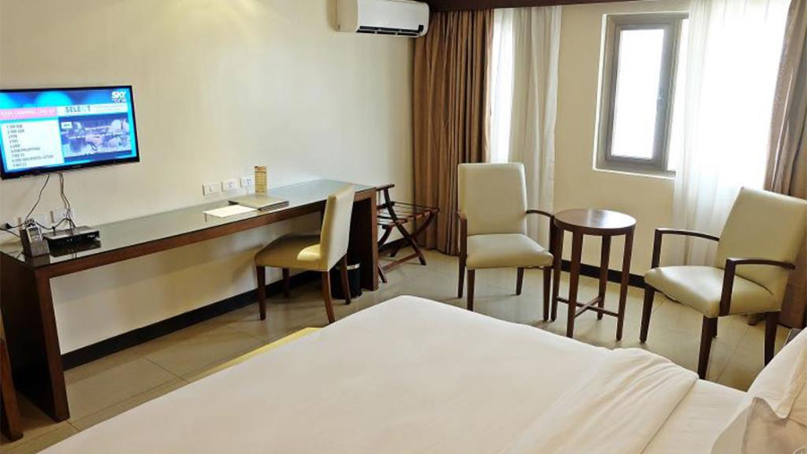 Mandarin Plaza Hotel- Cebu- Hotel accommodation Deluxe Double bed room
