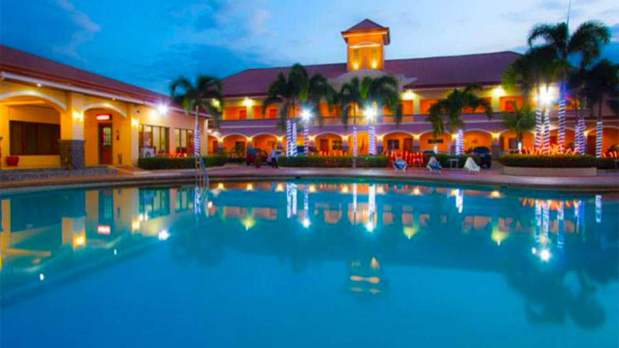 Subic Waterfront resort & Hotel Swimming pool