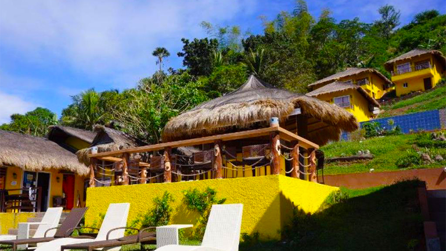 Buceo Anilao Beach and Dive Resort- Bar at the beach